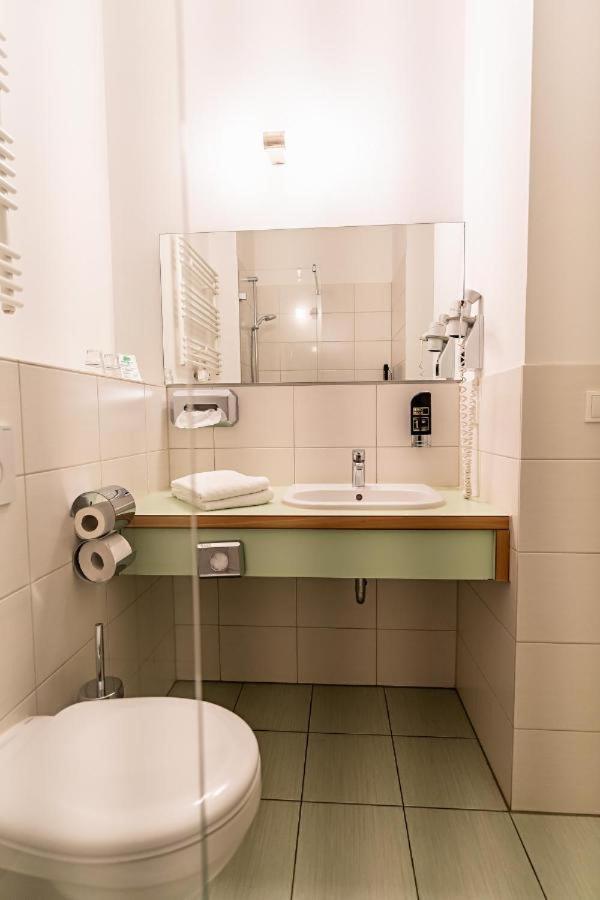 24Seven Apartments - Self Check-In Altdorf  Eksteriør bilde
