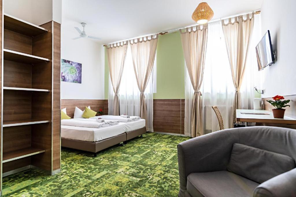 24Seven Apartments - Self Check-In Altdorf  Eksteriør bilde