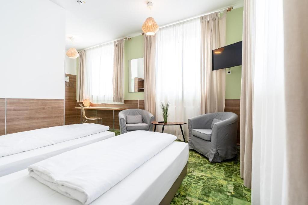 24Seven Apartments - Self Check-In Altdorf  Eksteriør bilde