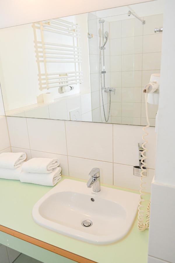 24Seven Apartments - Self Check-In Altdorf  Eksteriør bilde