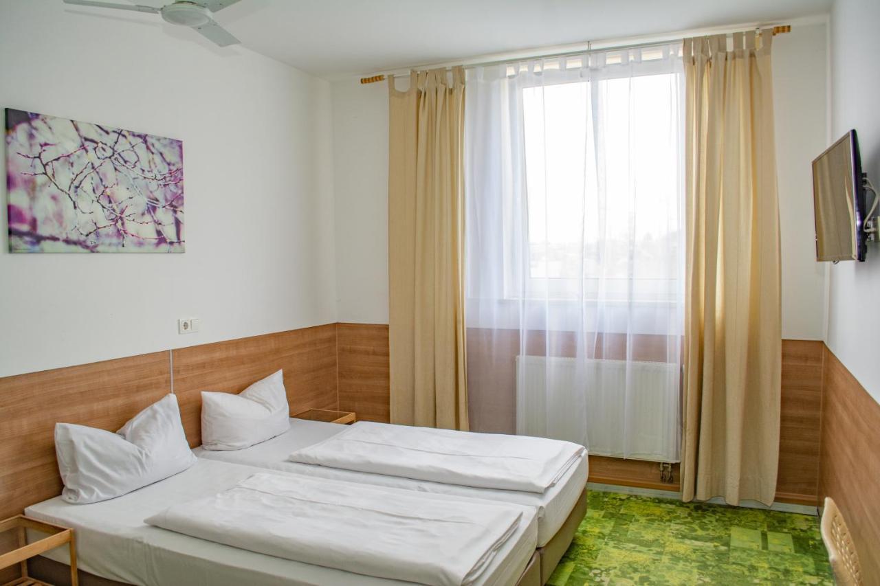 24Seven Apartments - Self Check-In Altdorf  Eksteriør bilde