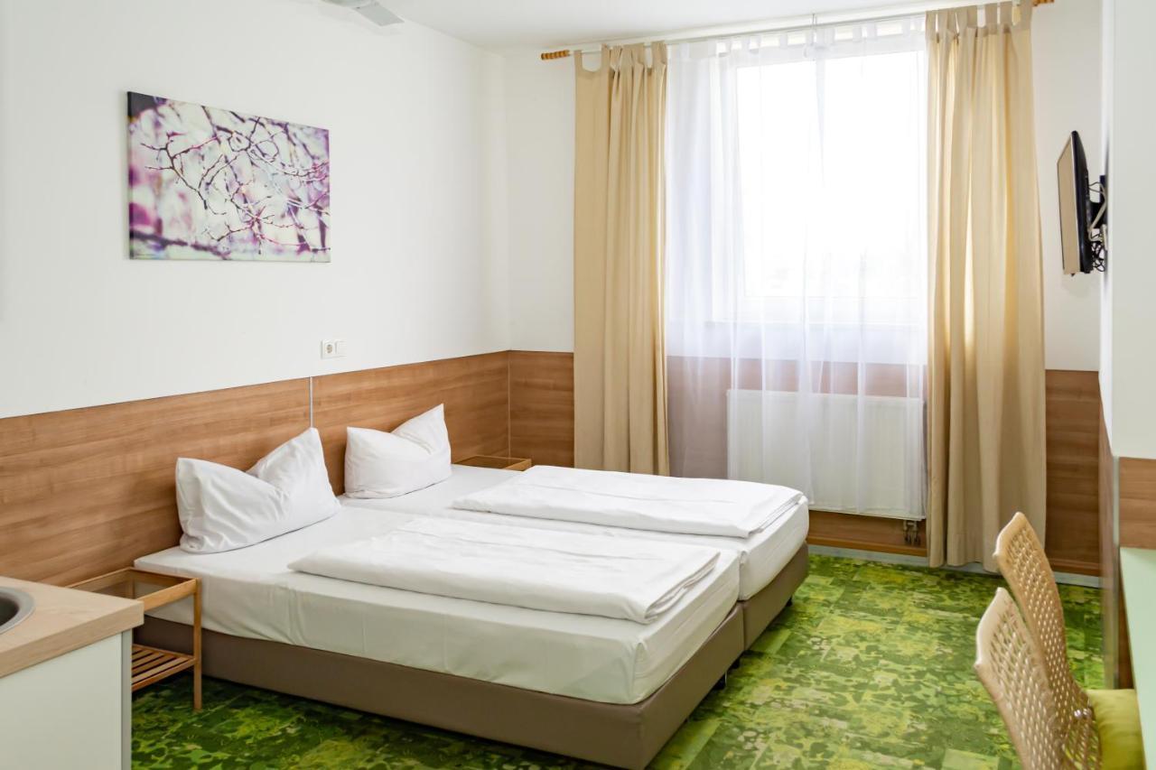 24Seven Apartments - Self Check-In Altdorf  Eksteriør bilde