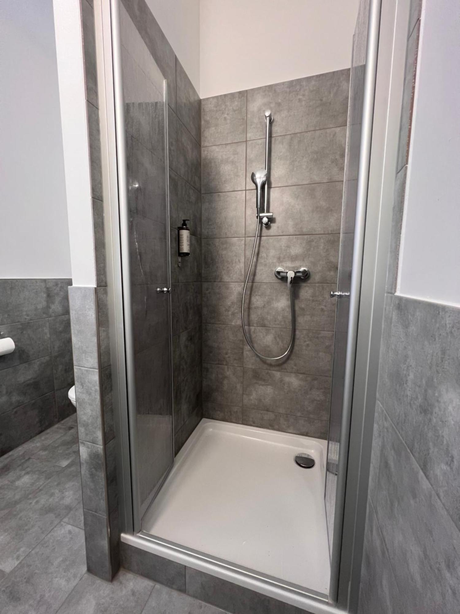 24Seven Apartments - Self Check-In Altdorf  Eksteriør bilde